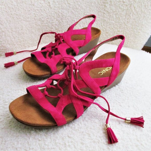 Vionic Fuchsia Strappy Sandals - Picture 1 of 14